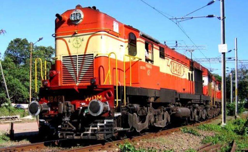 Indian Railway पर कोरोना का कहर, रोजाना 1000 कर्मचारी हो रहे संक्रमित