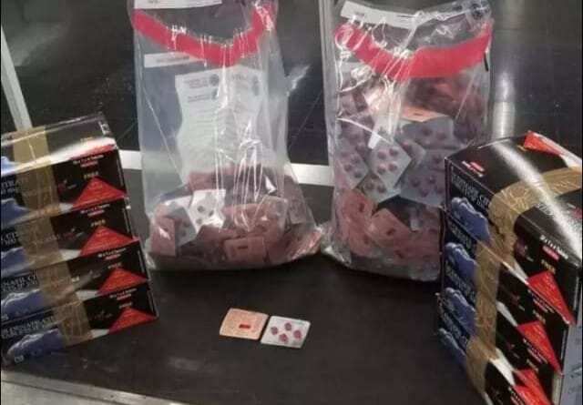 वियाग्रा की 3200 गोलियों के साथ पकङा गया शख्स