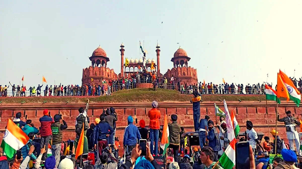 दिल्ली उपद्रव में सबसे बड़ी गिरफ्तारी