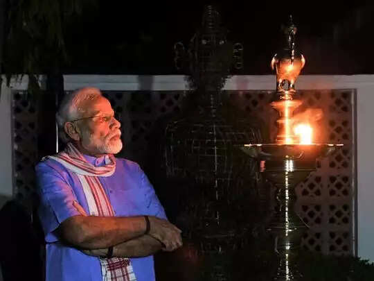 नरेंद्र मोदी की कर्मवीर योद्धाओं हेतु नम हुई आखें