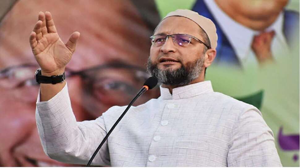 ओवैसी ने अखिलेश यादव पर बोला धावा, कहा- सपा सरकार को लग रहा डर, यूपी आने से 12 बार रोका