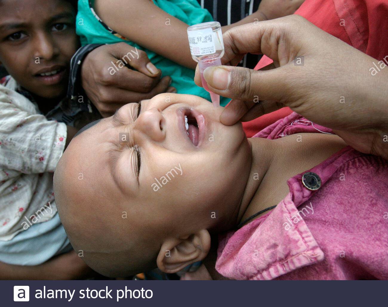 हद है, सेनिटाईजर बना पोलियो ड्रॉप